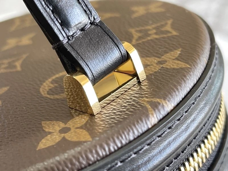Sophisticated Louis Vuitton Cosmetic Bags 94367