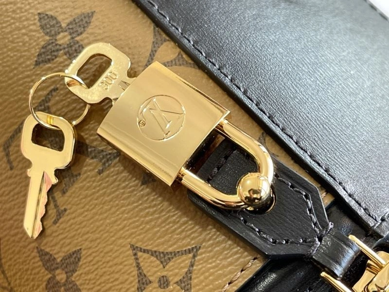Sophisticated Louis Vuitton Cosmetic Bags 94367