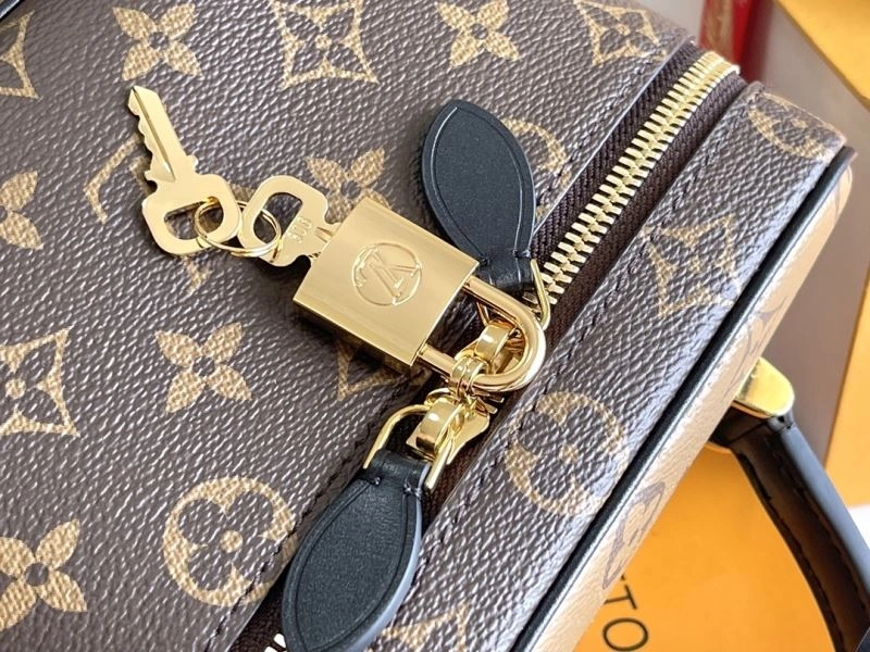 Trendsetting Louis Vuitton Cosmetic Bags 94058