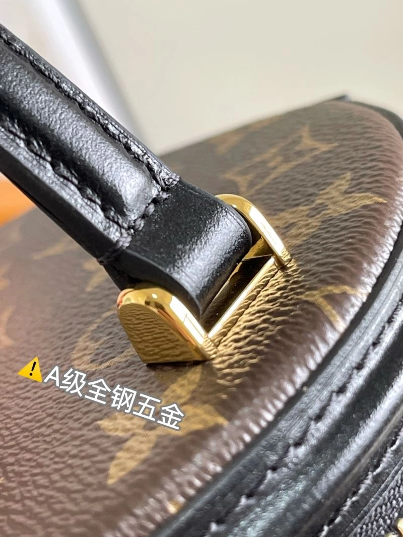 Louis Vuitton Cosmetic Bags EyeCatching 94054