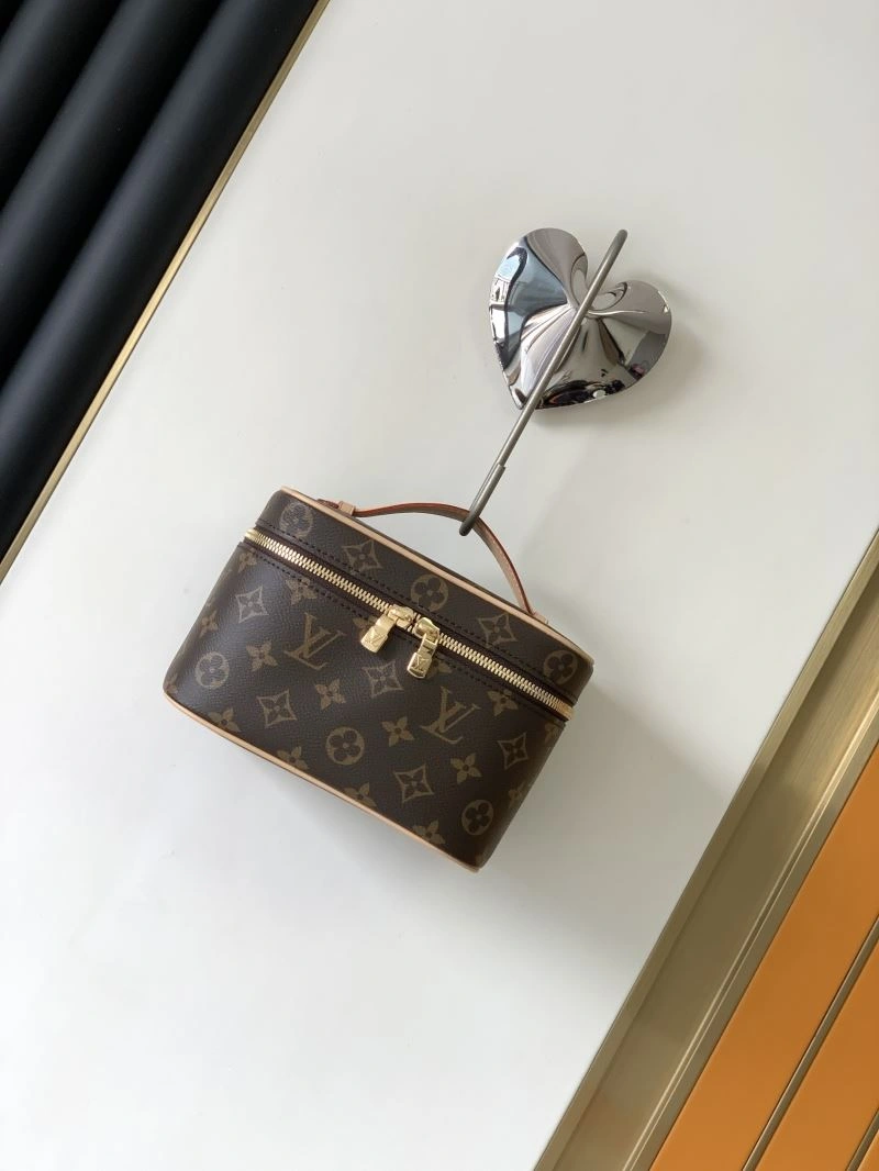 Durable Louis Vuitton Cosmetic Bags 93802