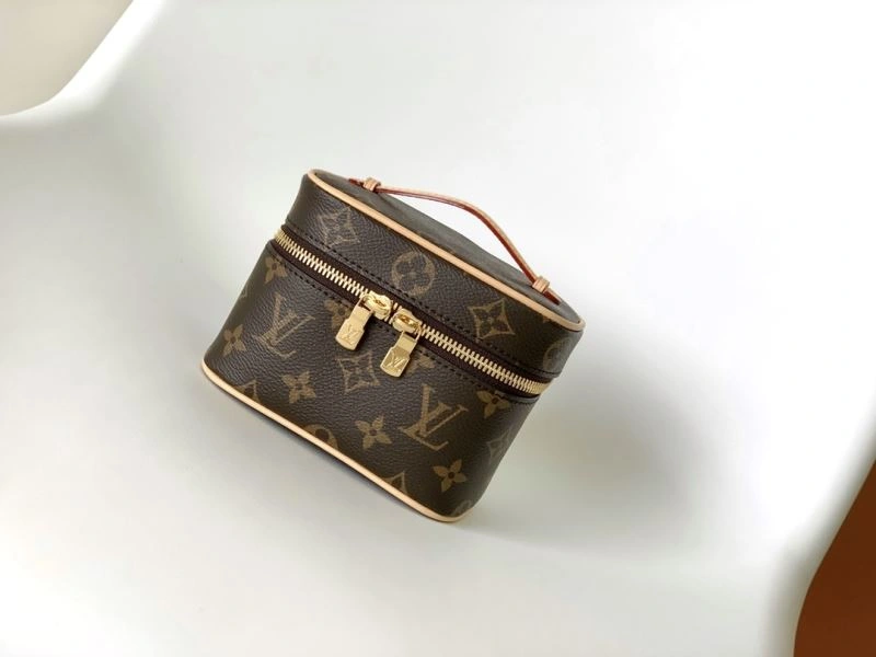 WrinkleFree Louis Vuitton Cosmetic Bags 93793