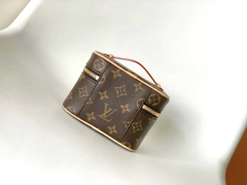 WrinkleFree Louis Vuitton Cosmetic Bags 93793