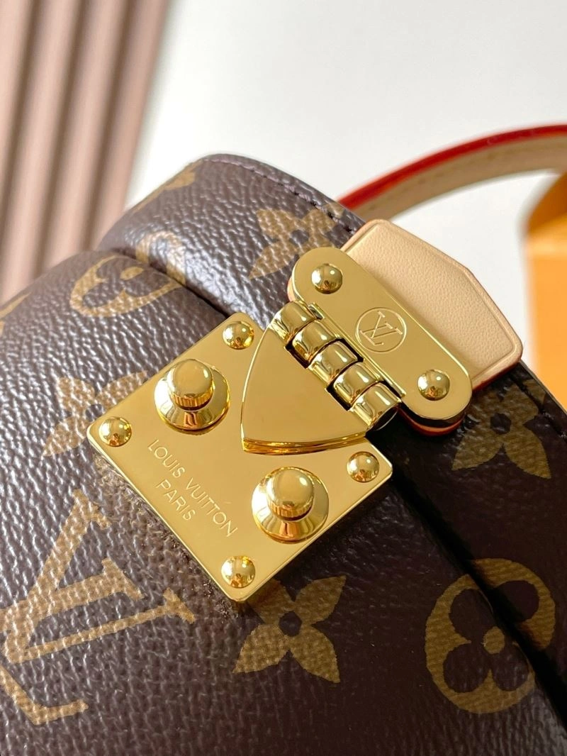 Louis Vuitton Cosmetic Bags Lightweight 93653