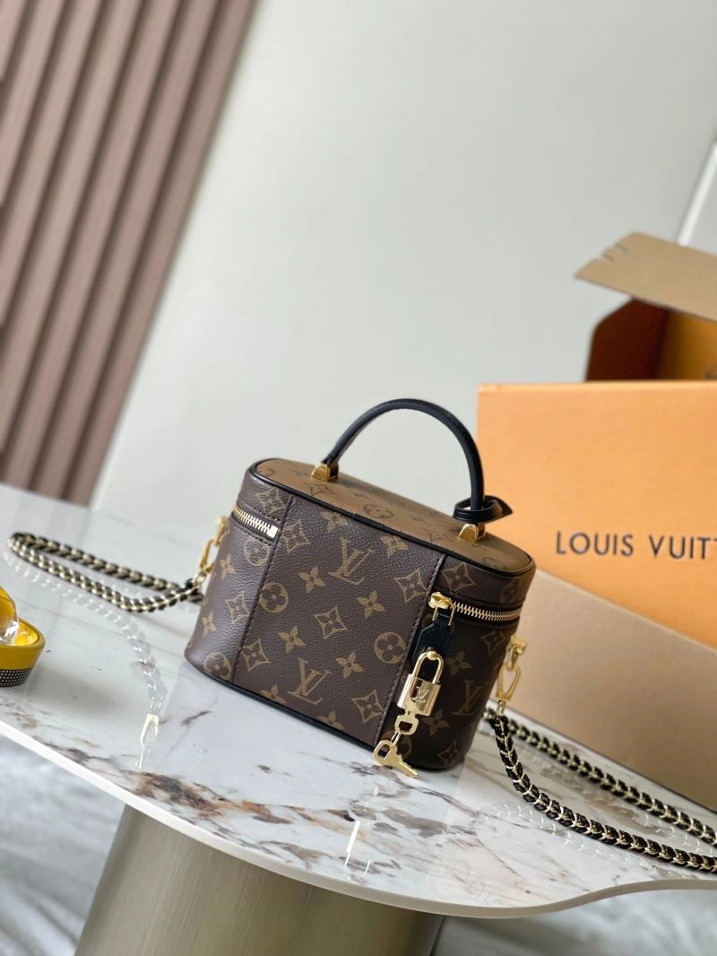 Lightweight Louis Vuitton Cosmetic Bags 93695