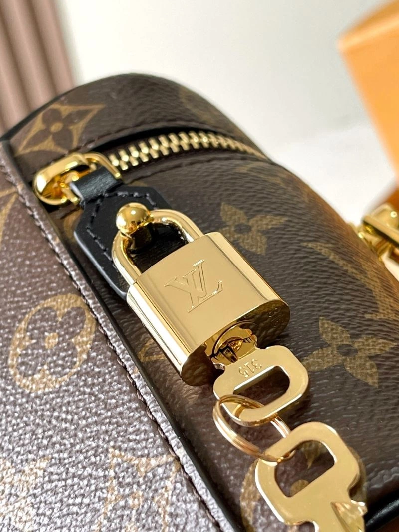 Lightweight Louis Vuitton Cosmetic Bags 93695