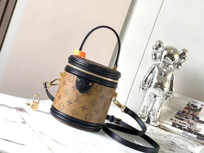 Comfortable Louis Vuitton Cosmetic Bags 93614