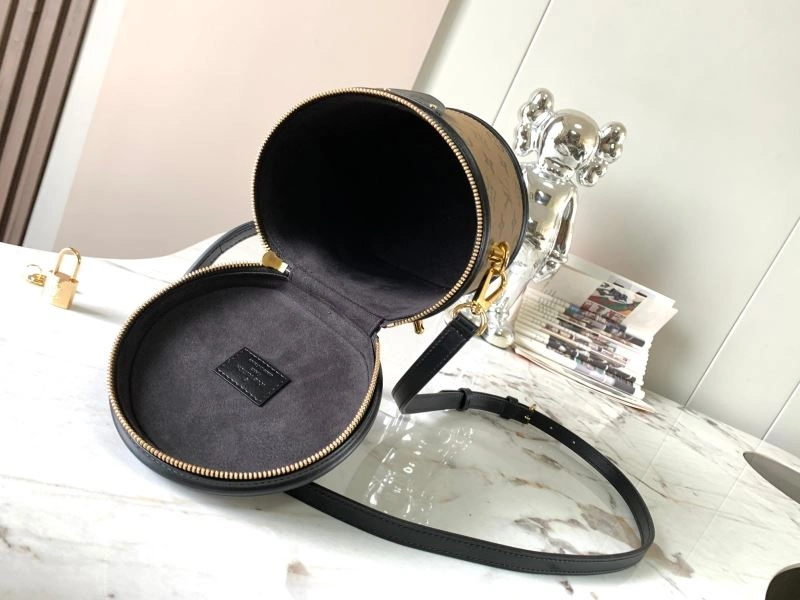 Comfortable Louis Vuitton Cosmetic Bags 93614