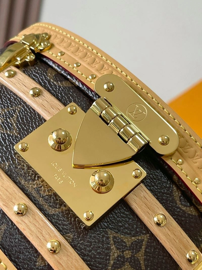Louis Vuitton Cosmetic Bags Sophisticated 93613