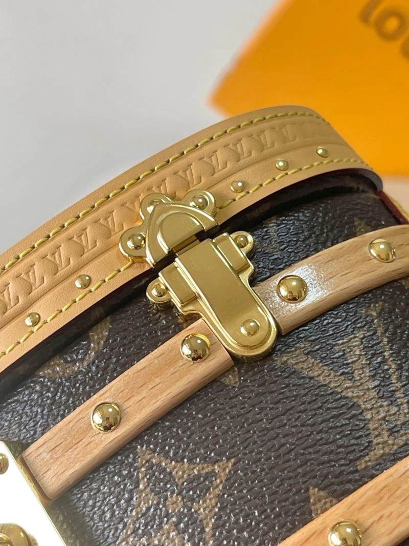 Louis Vuitton Cosmetic Bags Sophisticated 93613