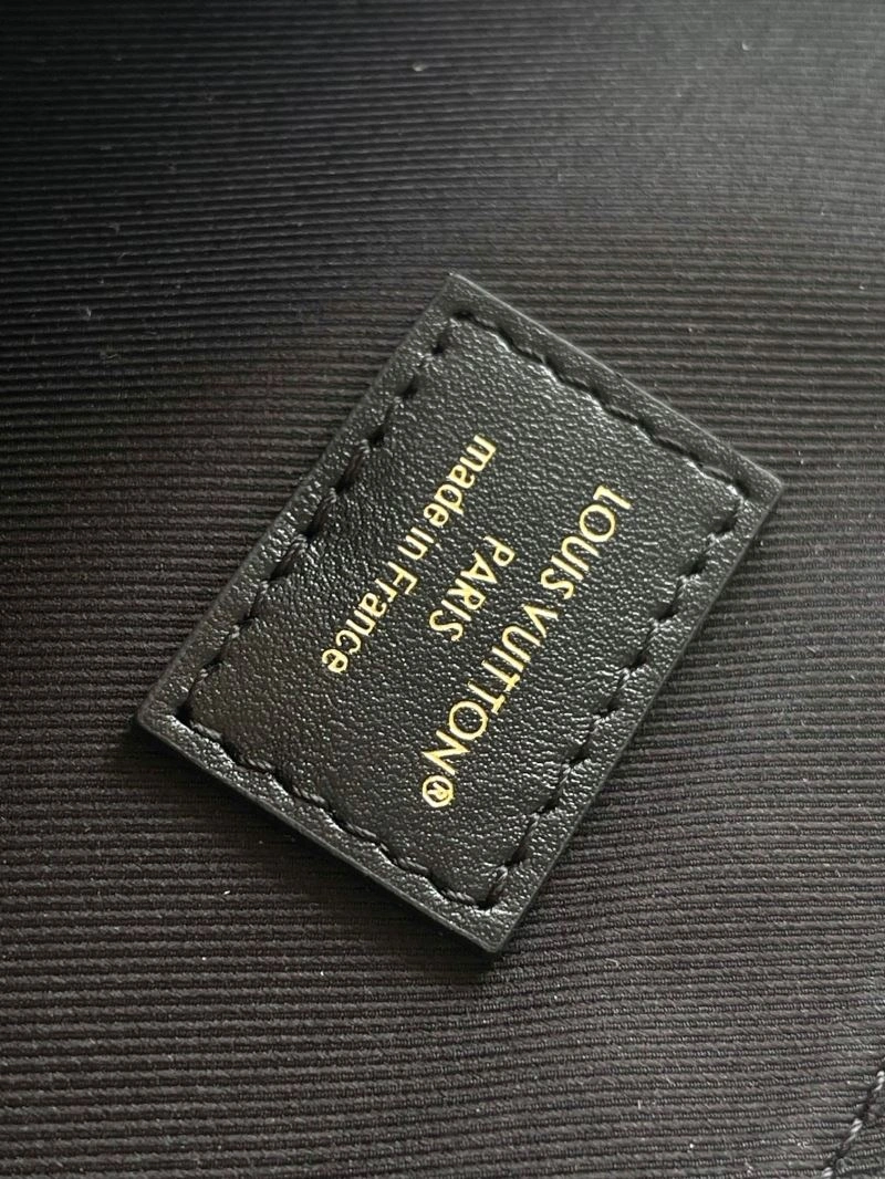 Louis Vuitton Cosmetic Bags Resilient 93611