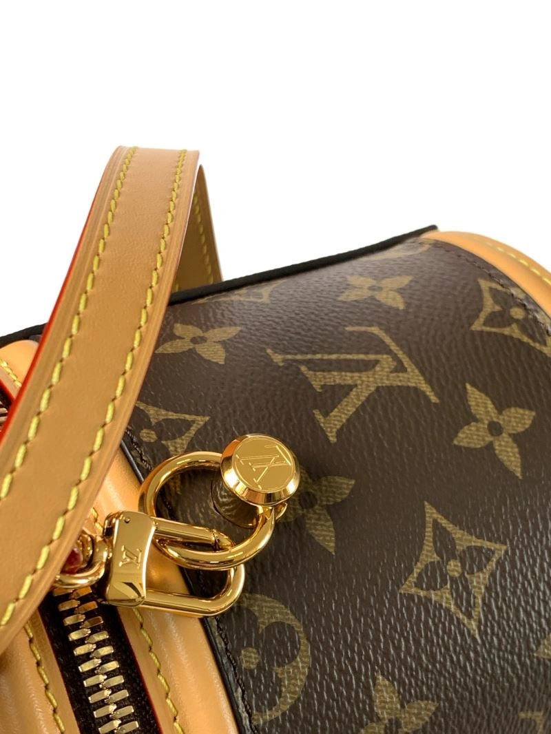 Louis Vuitton Cosmetic Bags Minimalist 93646