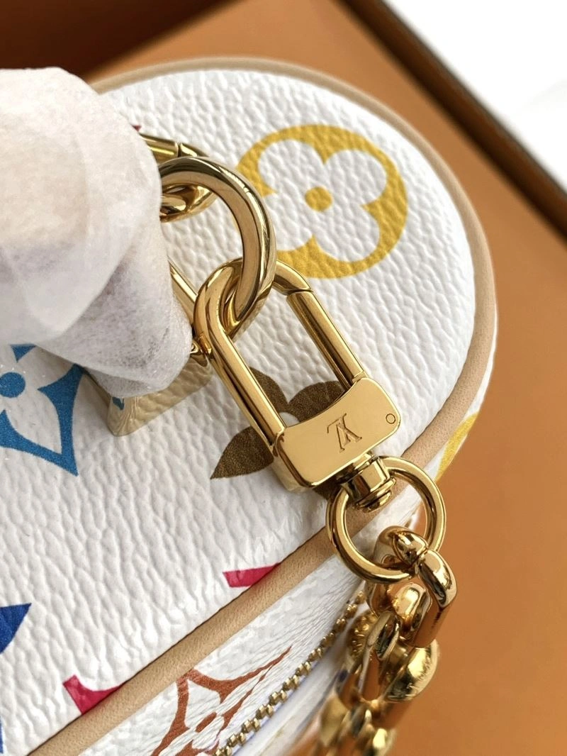 Louis Vuitton Cosmetic Bags Durable 93609