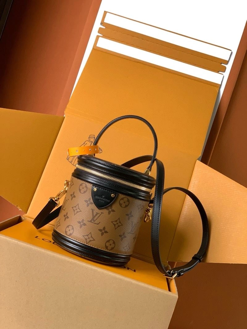 StreetReady Louis Vuitton Cosmetic Bags 93648