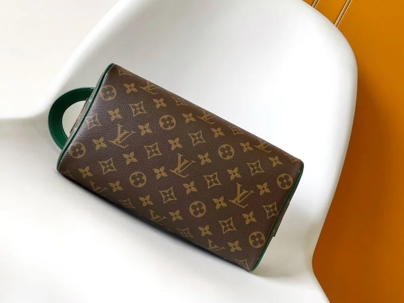 Comfortable Louis Vuitton Cosmetic Bags 43330