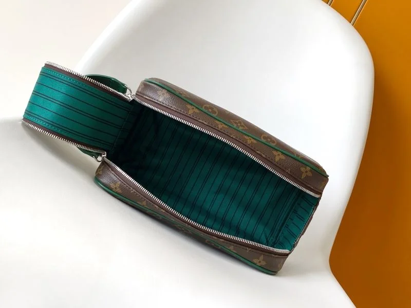 Comfortable Louis Vuitton Cosmetic Bags 43330