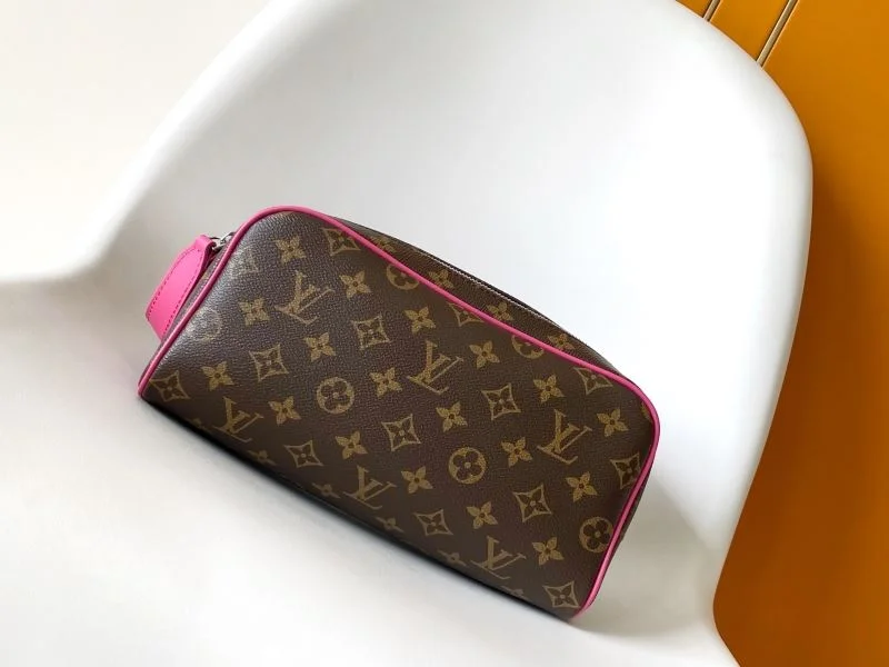 AllSeason Louis Vuitton Cosmetic Bags 43332