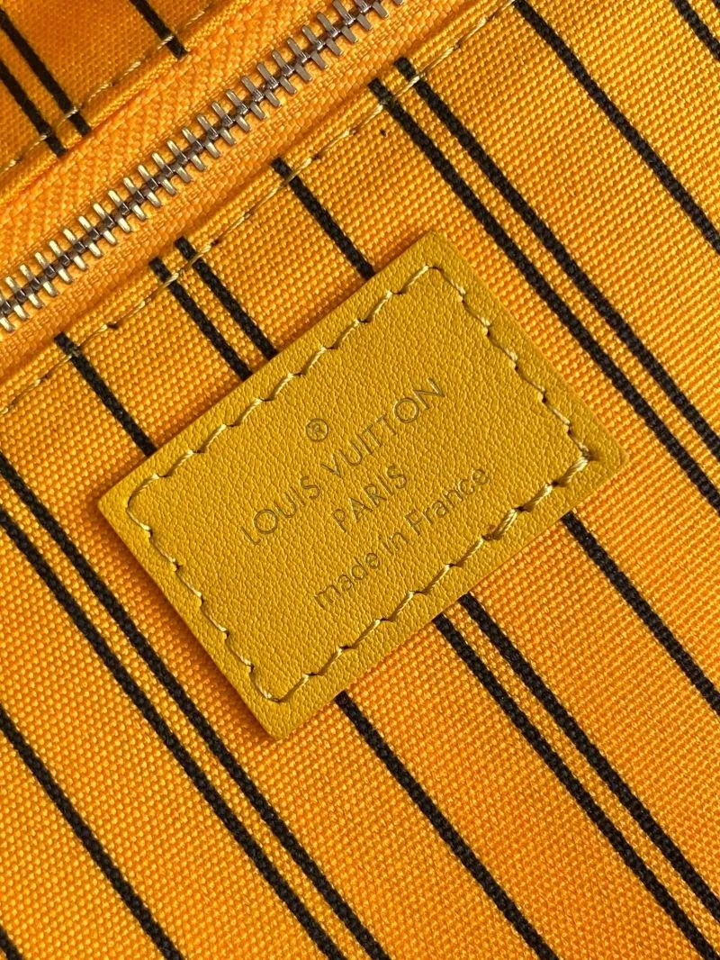 Seasonal Louis Vuitton Cosmetic Bags 43343