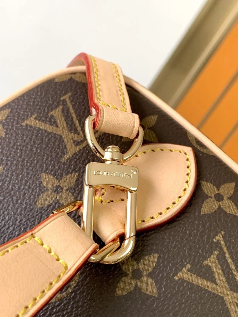 Louis Vuitton Cosmetic Bags Thermal 42900