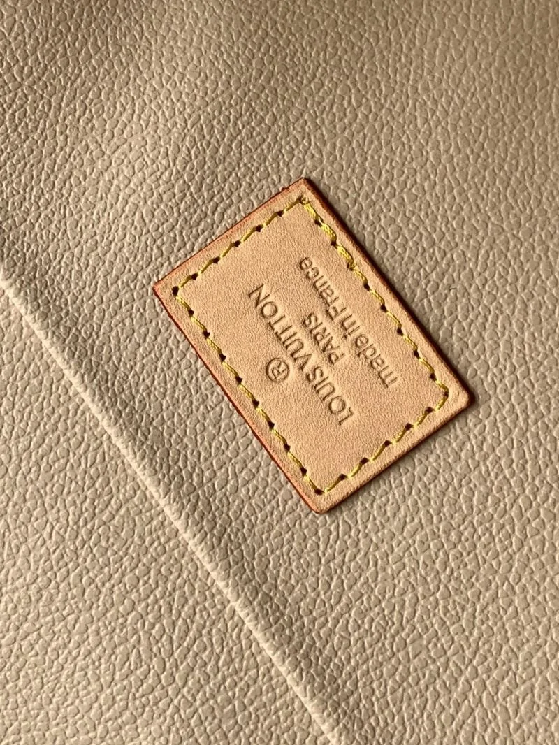 Louis Vuitton Cosmetic Bags Thermal 42900