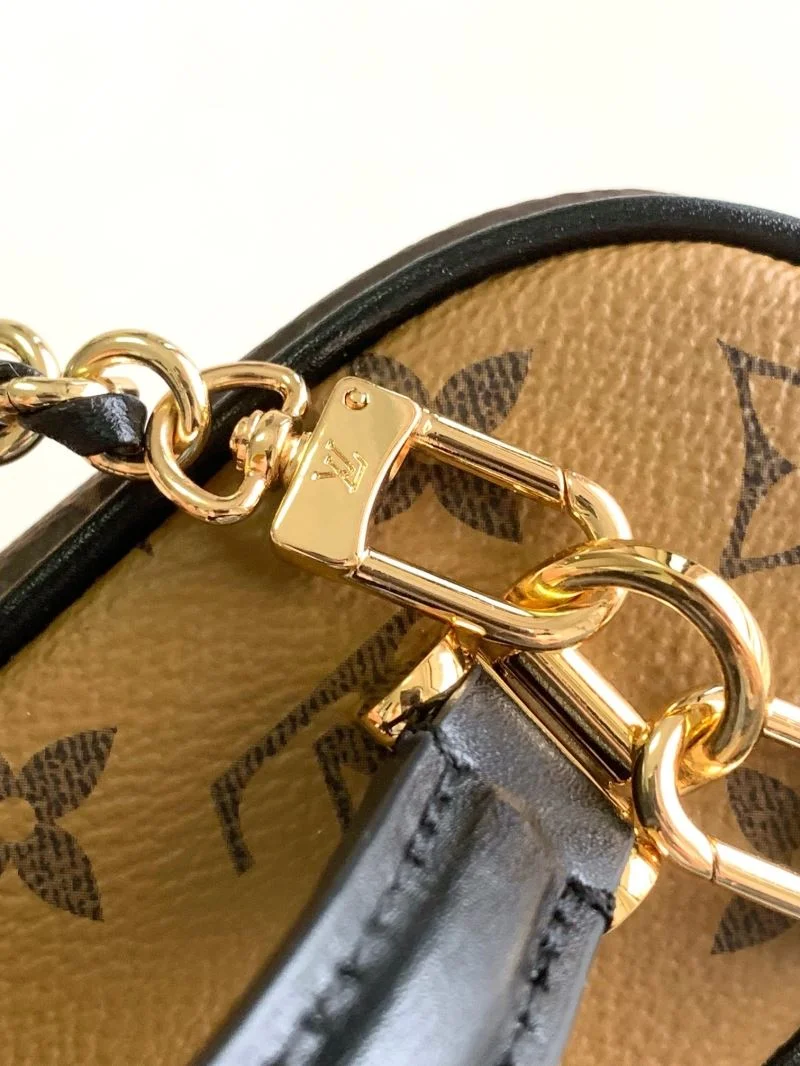 Packable Louis Vuitton Cosmetic Bags 42897