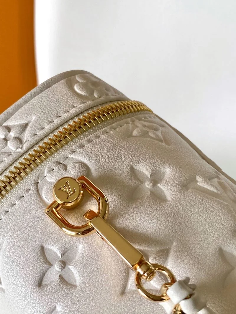 Unisex Louis Vuitton Cosmetic Bags 42894