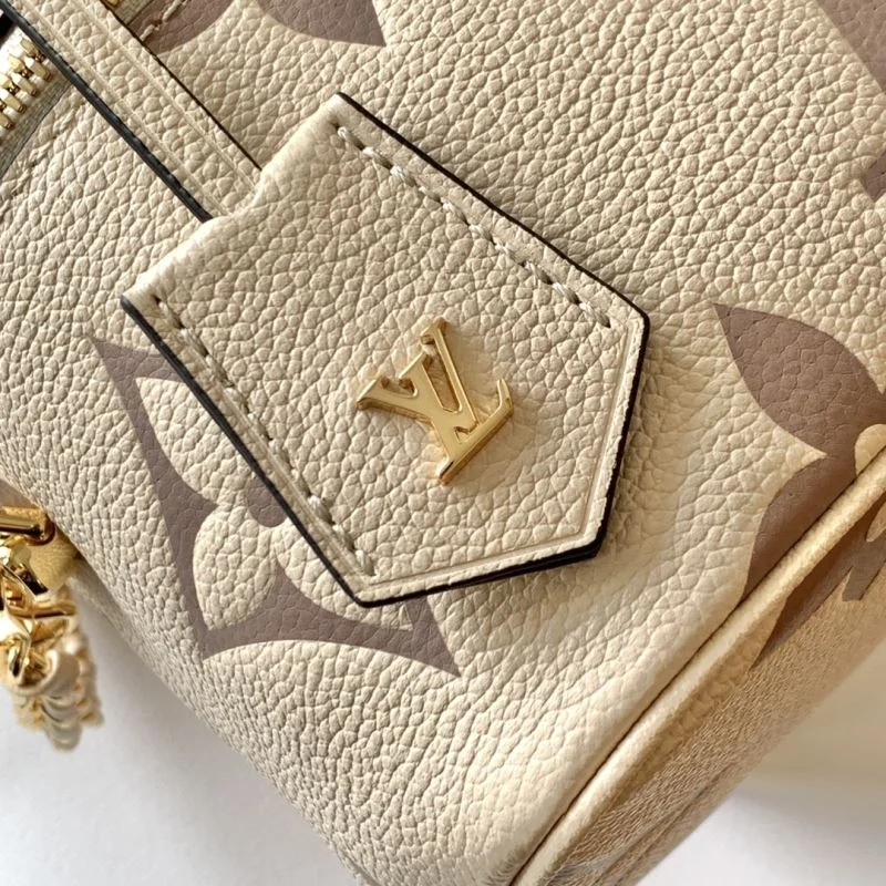 Comfortable Louis Vuitton Cosmetic Bags 42928