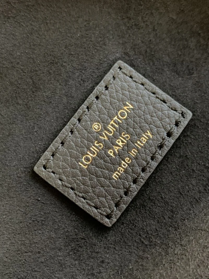 Thermal Louis Vuitton Cosmetic Bags 42890