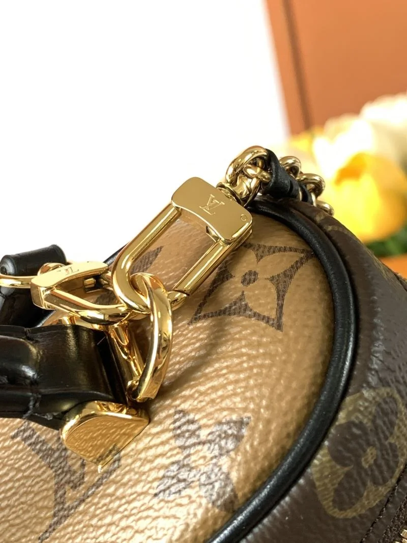 Louis Vuitton Cosmetic Bags Vibrant 41981