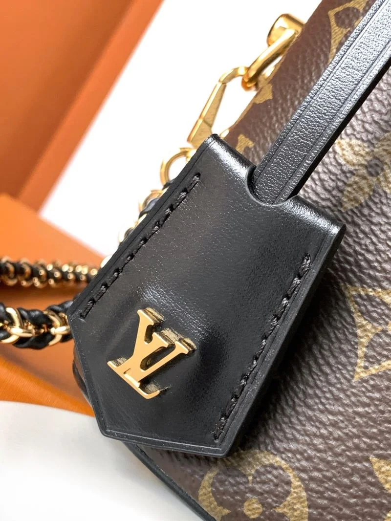 Contemporary Louis Vuitton Cosmetic Bags 41971