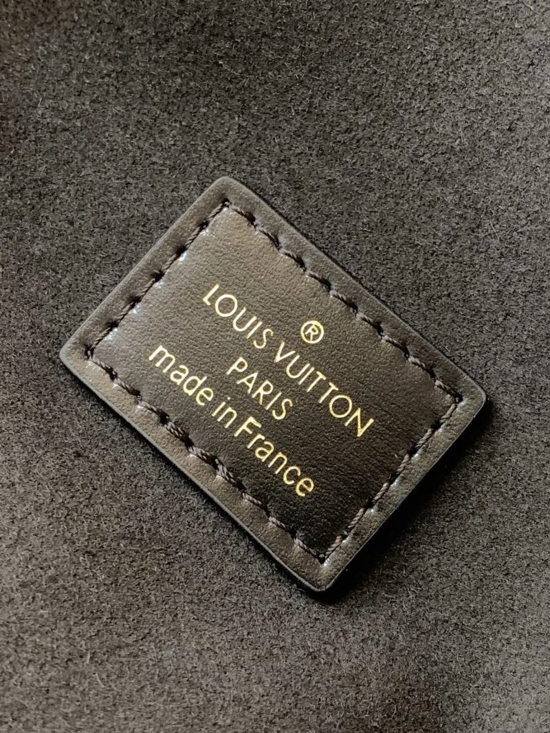 Contemporary Louis Vuitton Cosmetic Bags 41971