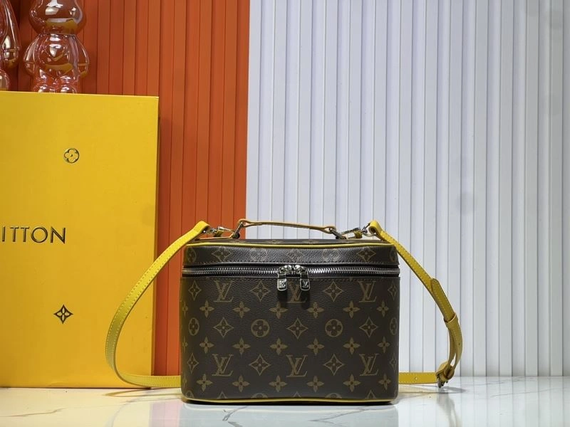 Lightweight Louis Vuitton Cosmetic Bags 80270