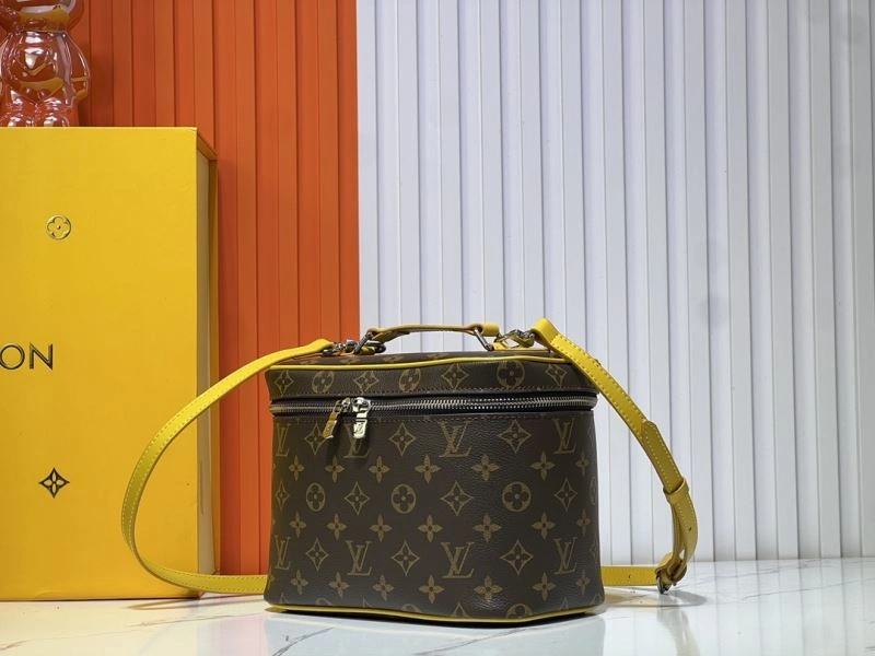 Lightweight Louis Vuitton Cosmetic Bags 80270
