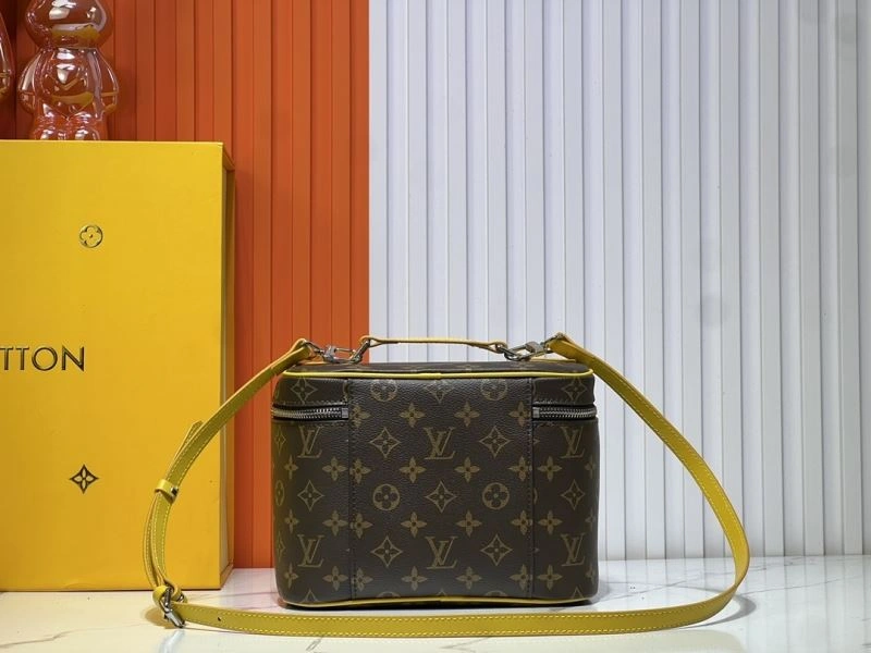 Lightweight Louis Vuitton Cosmetic Bags 80270