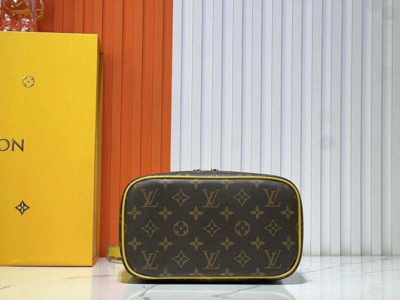 Lightweight Louis Vuitton Cosmetic Bags 80270