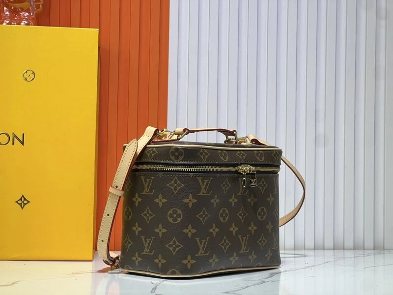 Louis Vuitton Cosmetic Bags FashionForward 80272
