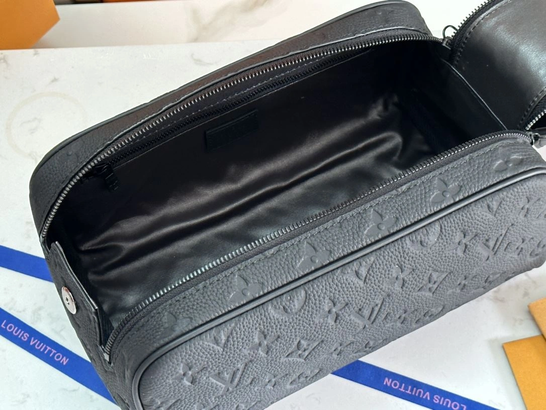 Louis Vuitton Cosmetic Bags FlexibleFit 91819