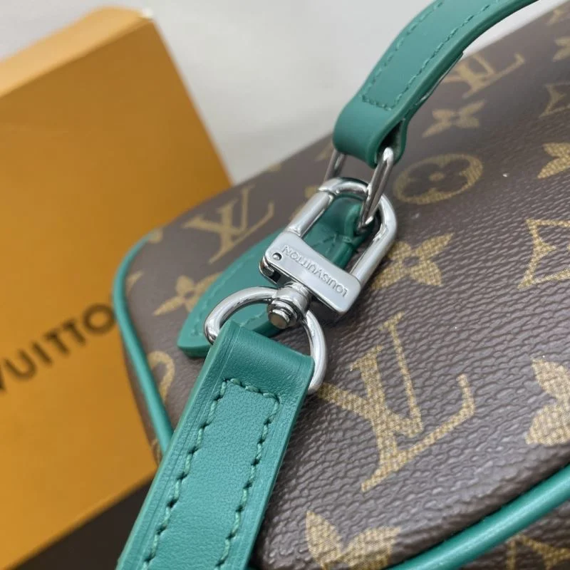 Elegant Louis Vuitton Cosmetic Bags 41794