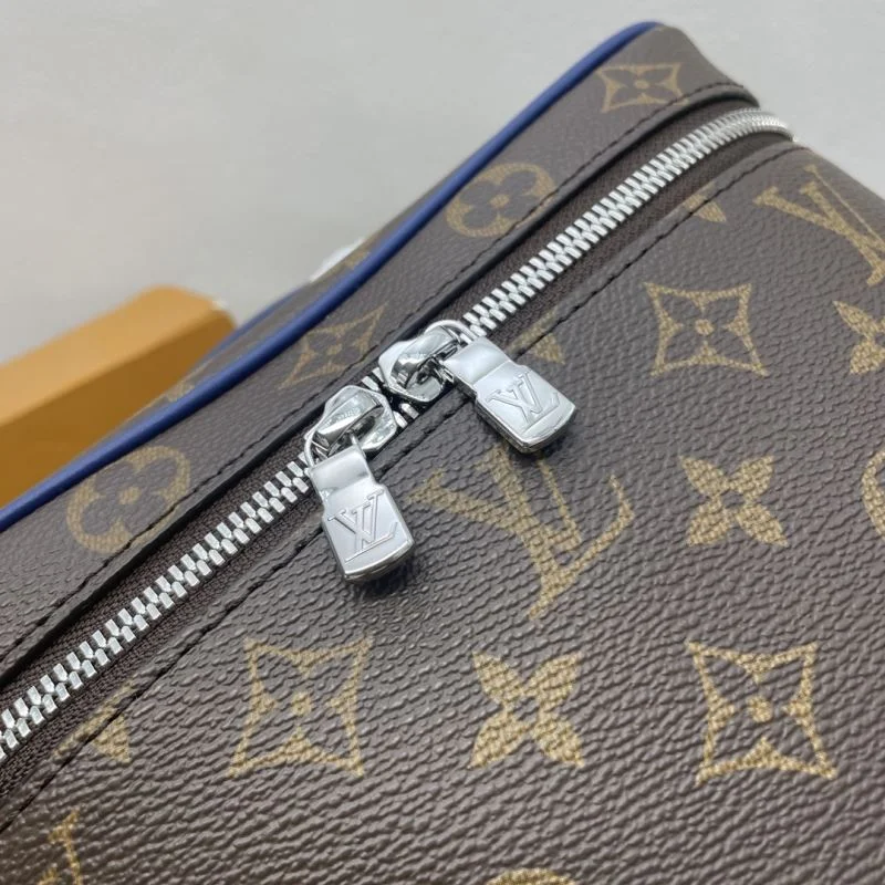 Casual Louis Vuitton Cosmetic Bags 41833