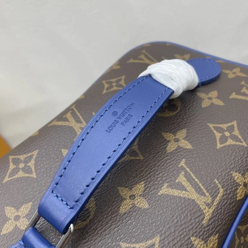 Casual Louis Vuitton Cosmetic Bags 41833