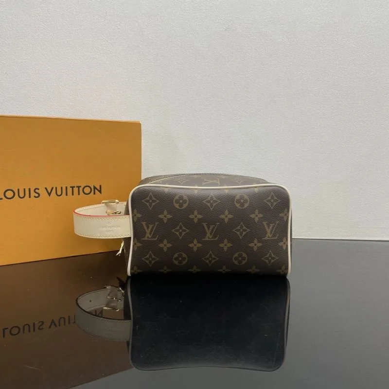 Louis Vuitton Cosmetic Bags Tailored 41606
