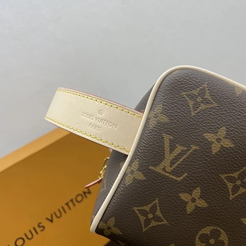 Louis Vuitton Cosmetic Bags Tailored 41606