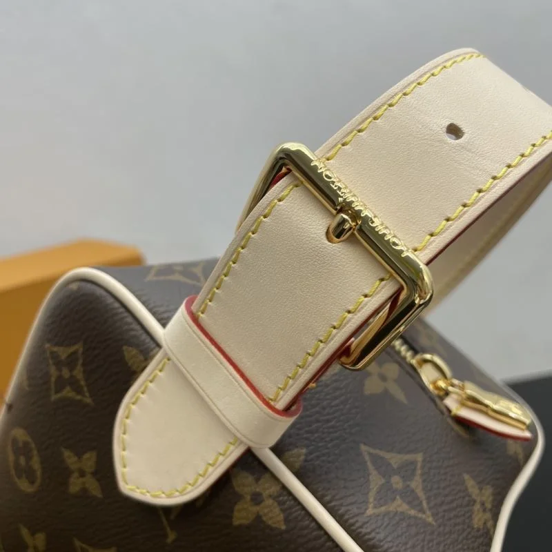 Louis Vuitton Cosmetic Bags Tailored 41606