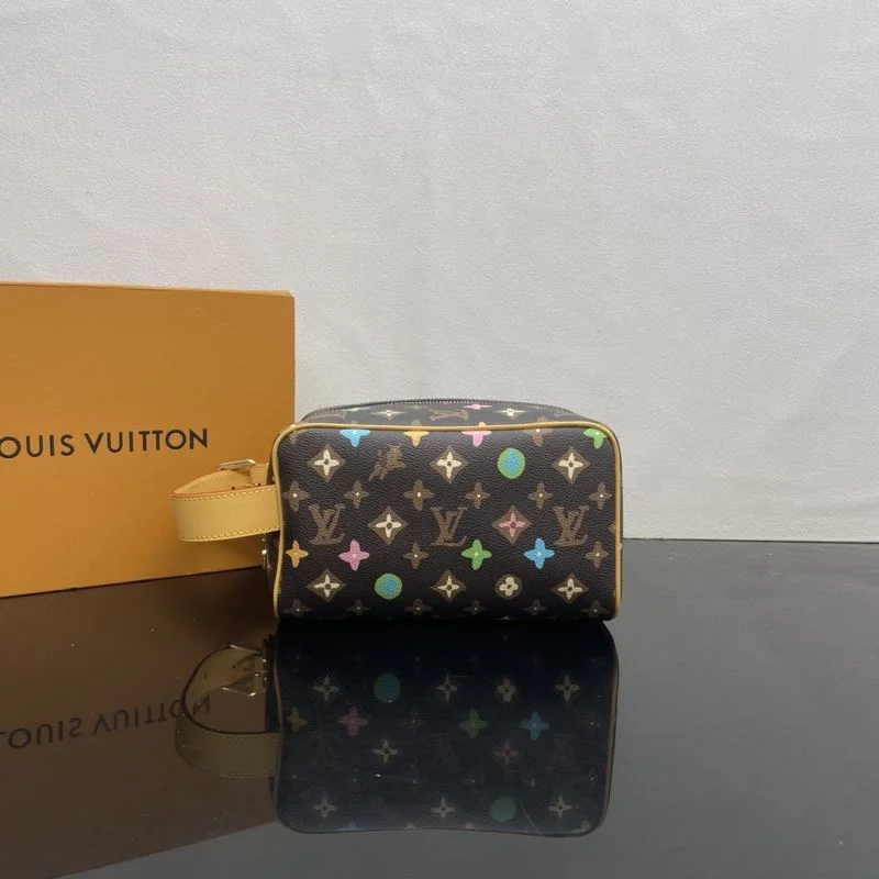 Minimalist Louis Vuitton Cosmetic Bags 41602
