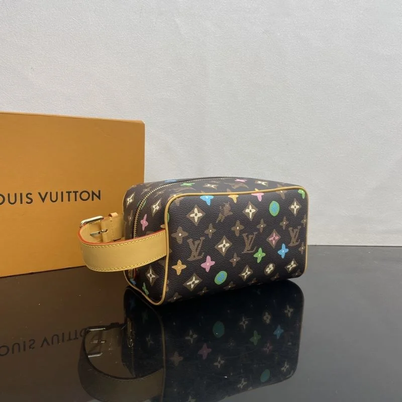 Minimalist Louis Vuitton Cosmetic Bags 41602