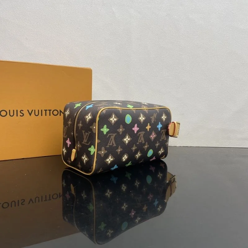 Minimalist Louis Vuitton Cosmetic Bags 41602
