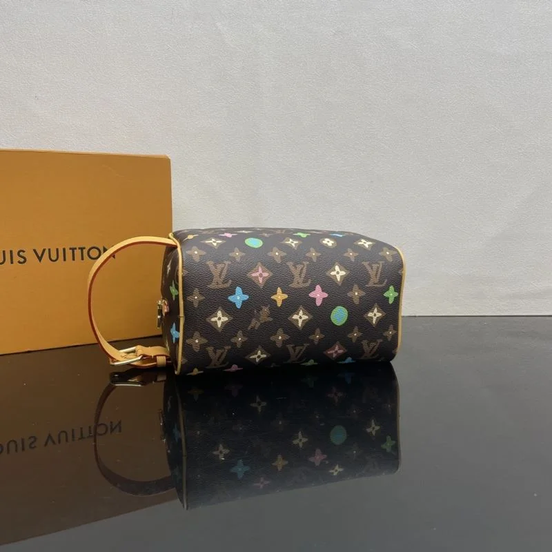 Minimalist Louis Vuitton Cosmetic Bags 41602
