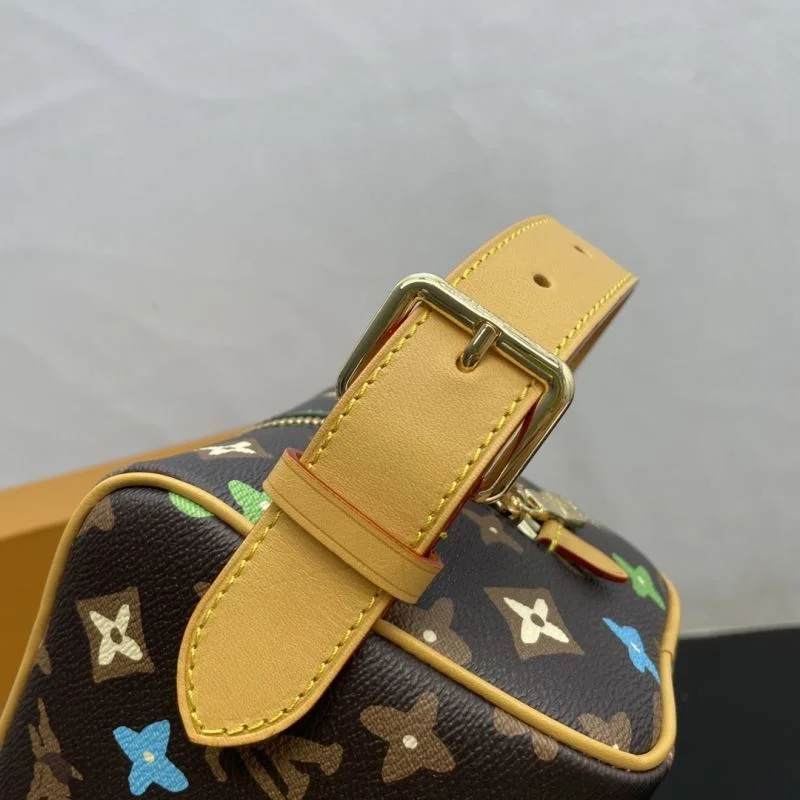Minimalist Louis Vuitton Cosmetic Bags 41602