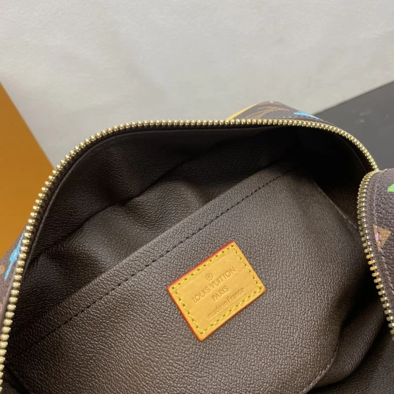 Minimalist Louis Vuitton Cosmetic Bags 41602