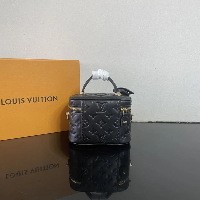 Louis Vuitton Cosmetic Bags Snug 41614